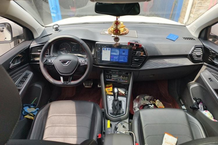 Used Jetta VS7 2020 1.4T Automatic Glory Edition Center Console