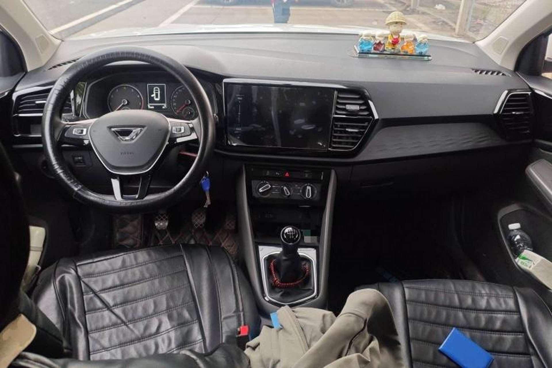 Used Jetta VS7 2020 1.4T Manual Entry-Level Trim Center Console