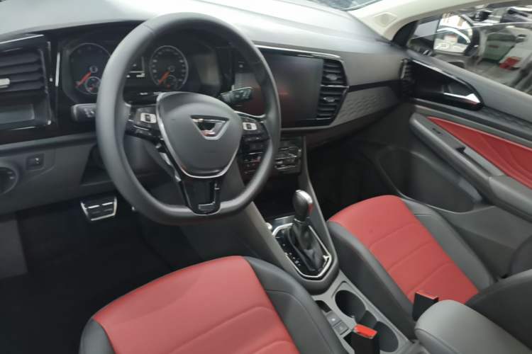 Used Jetta VS7 2020 1.4T Automatic Glory Edition Center Console