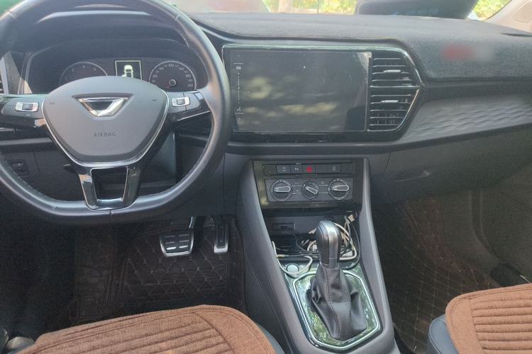 Used Jetta VS7 2020 1.4T Automatic Enjoyment Model Center Console