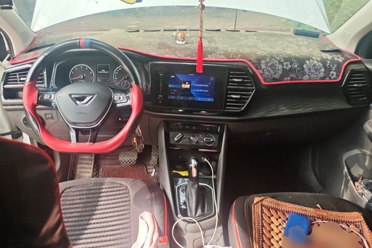 Used Jetta VS7 2020 1.4T Automatic Entry-Level Trim Center Console
