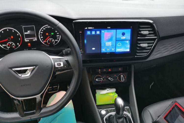 Used Jetta VS7 2020 1.4T Automatic Enjoyment Model Center Console