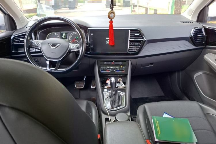 Used Jetta VS7 2020 1.4T Automatic Glory Edition Center Console