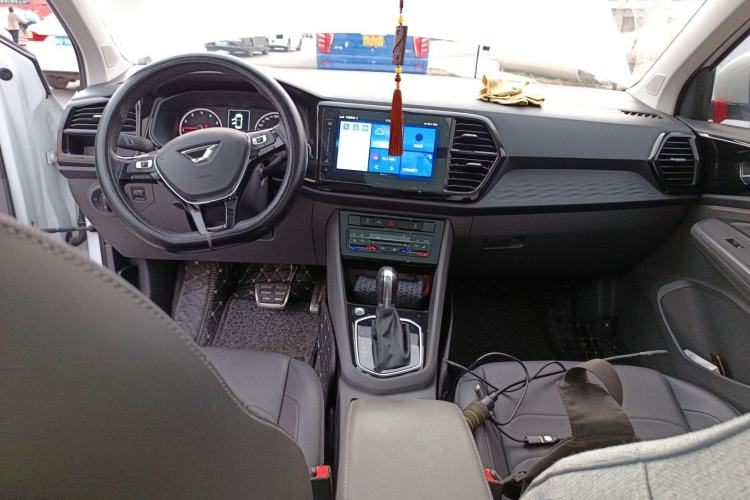 Used Jetta VS7 2020 1.4T Automatic Glory Edition Center Console