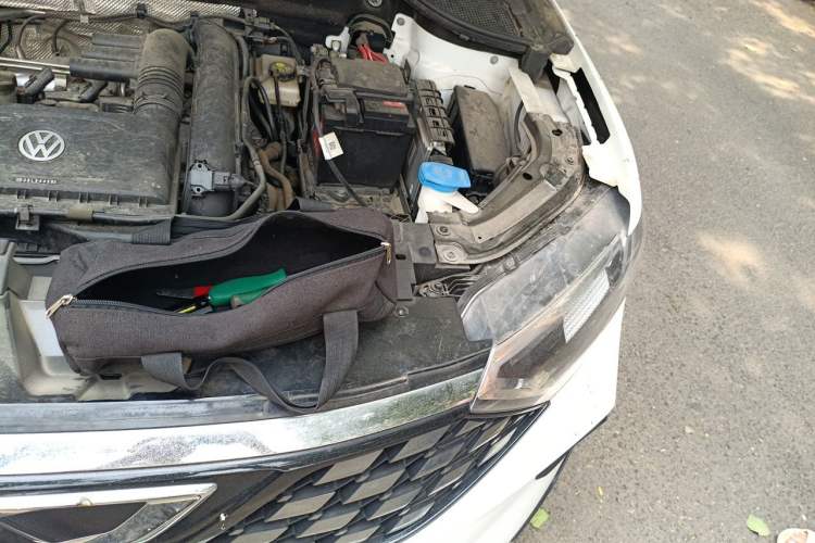 Used Jetta VS7 2020 1.4T Automatic Entry-Level Trim Engine Bay Left