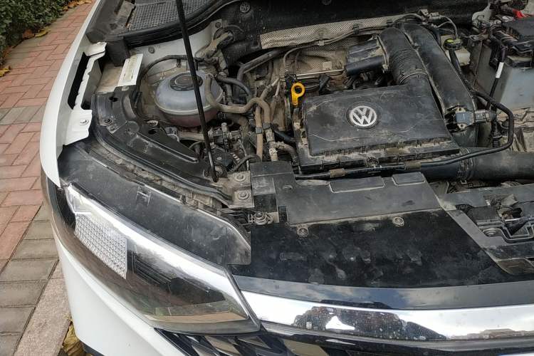 Used Jetta VS7 2020 1.4T Manual Entry-Level Trim Engine Bay Right