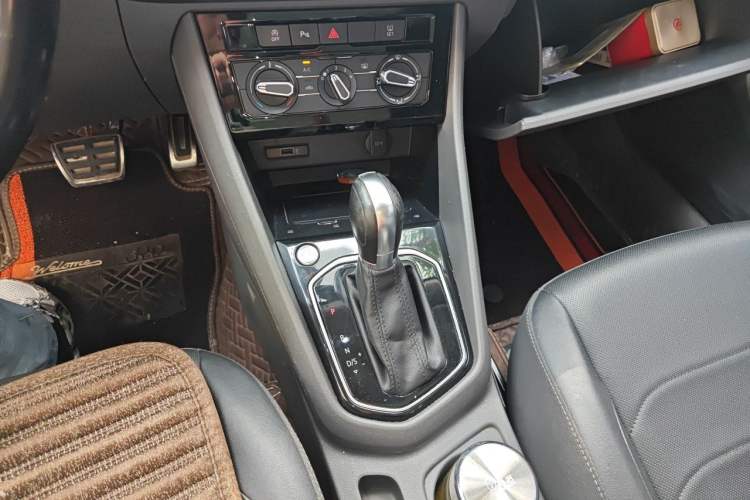 Used Jetta VS7 2020 1.4T Automatic Enjoyment Model Gear Lever