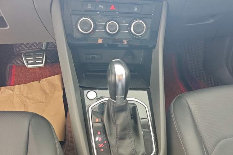 Used Jetta VS7 2020 1.4T Automatic Enjoyment Model Gear Lever