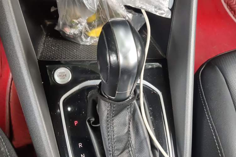 Used Jetta VS7 2020 1.4T Automatic Glory Edition Gear Lever