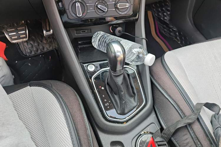 Used Jetta VS7 2020 1.4T Automatic Enjoyment Model Gear Lever