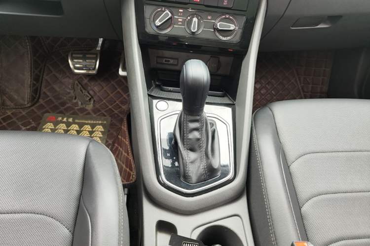Used Jetta VS7 2020 1.4T Automatic Enjoyment Model Gear Lever