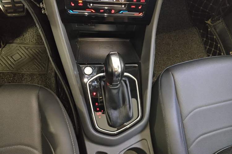 Used Jetta VS7 2020 1.4T Automatic Glory Edition Gear Lever
