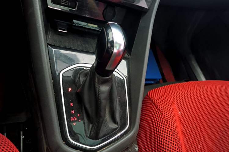 Used Jetta VS7 2020 1.4T Automatic Entry-Level Trim Gear Lever