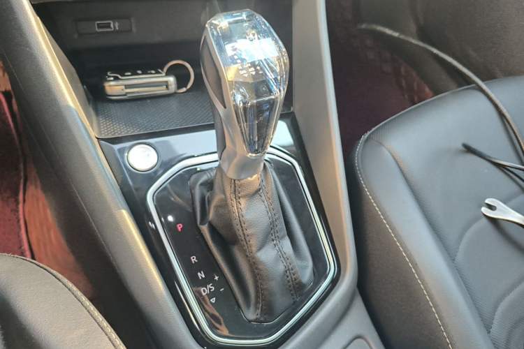 Used Jetta VS7 2020 1.4T Automatic Glory Edition Gear Lever