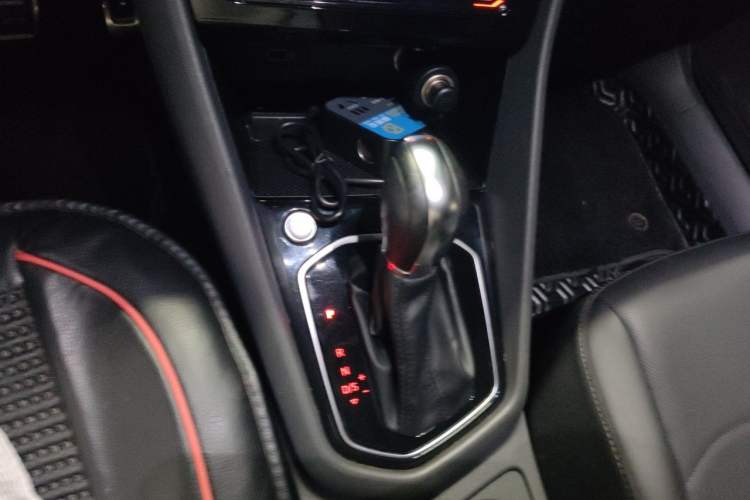 Used Jetta VS7 2020 1.4T Automatic Glory Edition Gear Lever