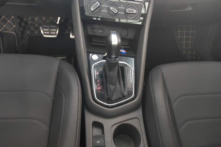 Used Jetta VS7 2020 1.4T Automatic Enjoyment Model Gear Lever