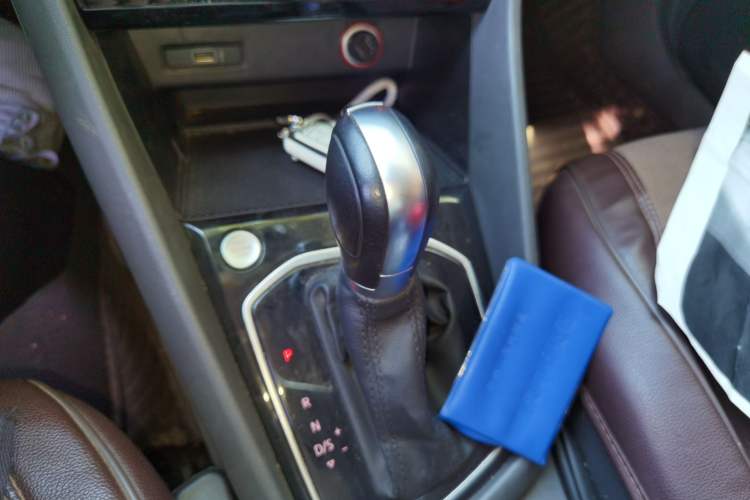 Used Jetta VS7 2020 1.4T Automatic Glory Edition Gear Lever