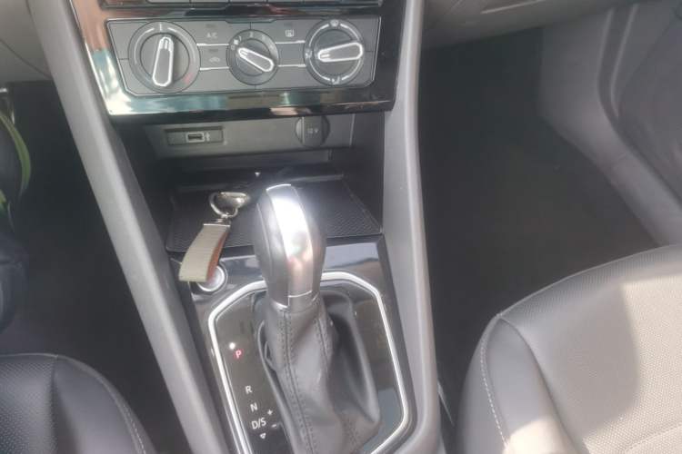 Used Jetta VS7 2020 1.4T Automatic Enjoyment Model Gear Lever
