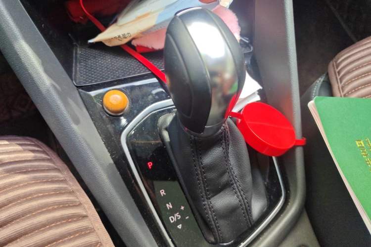 Used Jetta VS7 2020 1.4T Automatic Glory Edition Gear Lever