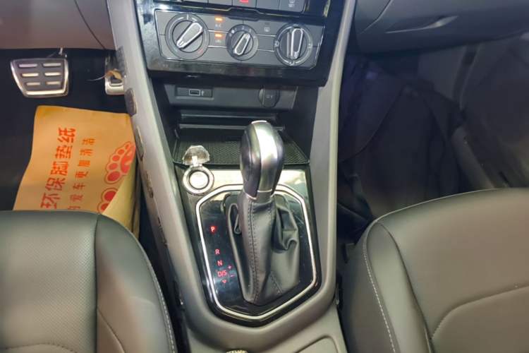 Used Jetta VS7 2020 1.4T Automatic Enjoyment Model Gear Lever