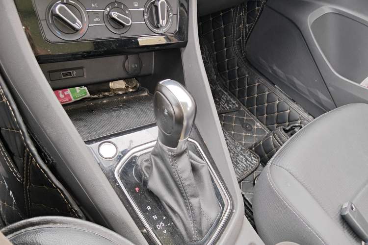 Used Jetta VS7 2020 1.4T Automatic Enjoyment Model Gear Lever