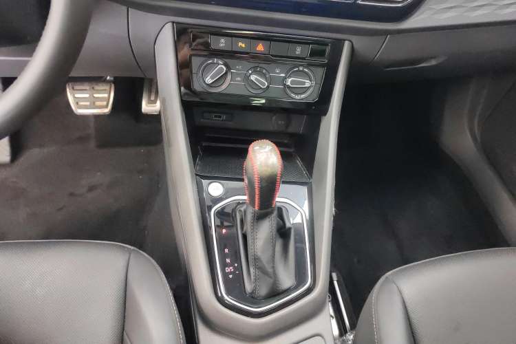 Used Jetta VS7 2020 1.4T Automatic Enjoyment Model Gear Lever