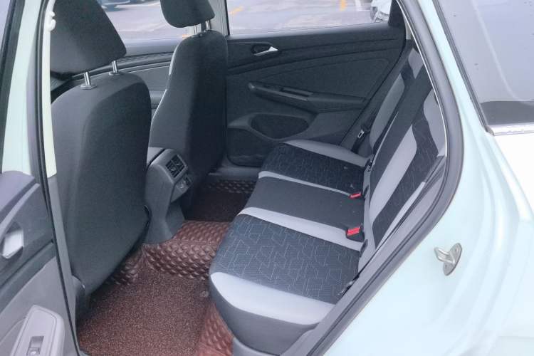 Used Jetta VS7 2020 1.4T Automatic Entry-Level Trim Interior 2