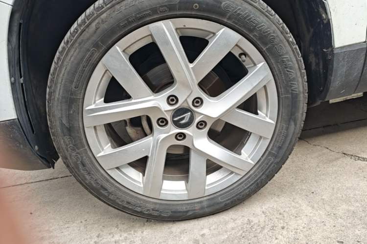 Used Jetta VS7 2020 1.4T Automatic Enjoyment Model Left Front Wheel Hub
