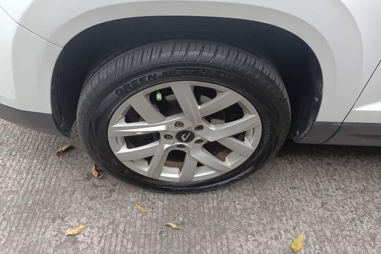 Used Jetta VS7 2020 1.4T Automatic Enjoyment Model Left Front Wheel Hub