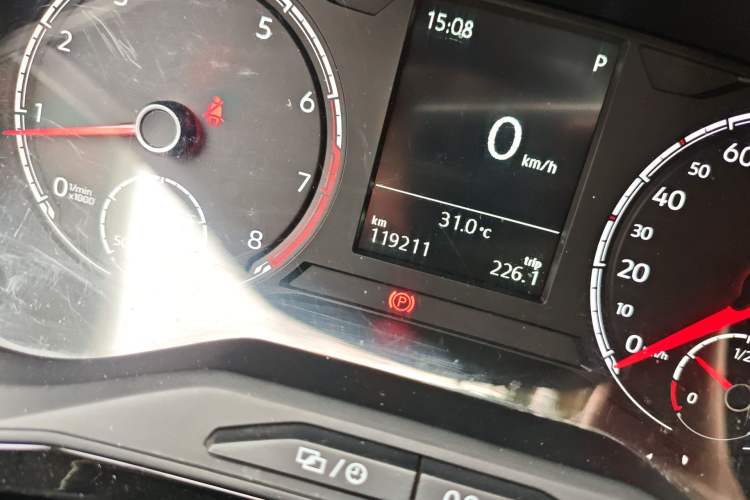 Used Jetta VS7 2020 1.4T Automatic Enjoyment Model Odometer Close Up