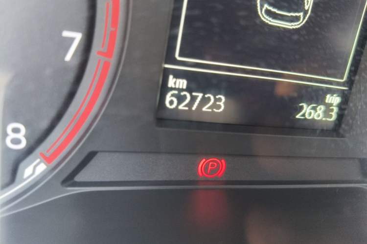 Used Jetta VS7 2020 1.4T Automatic Enjoyment Model Odometer Close Up