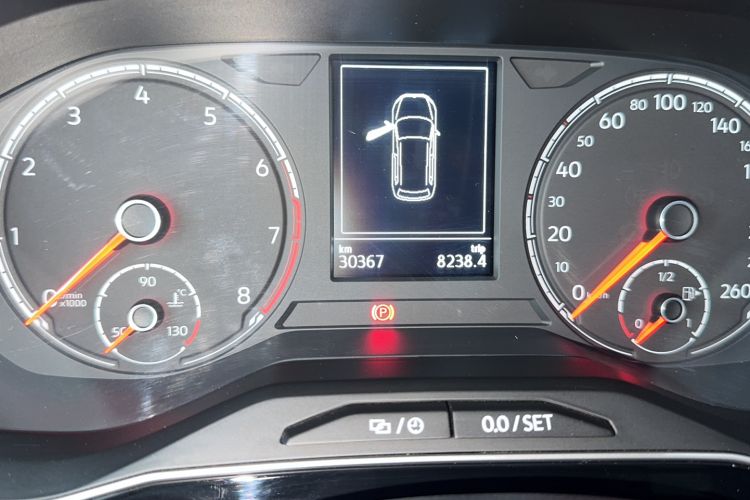 Used Jetta VS7 2020 1.4T Automatic Enjoyment Model Odometer Close Up