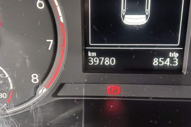 Used Jetta VS7 2020 1.4T Automatic Glory Edition Odometer Close Up