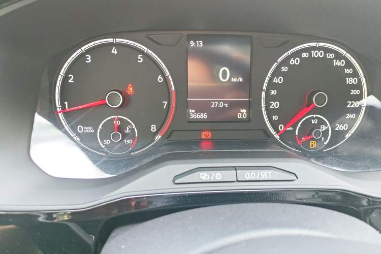 Used Jetta VS7 2020 1.4T Manual Entry-Level Trim Odometer Close Up
