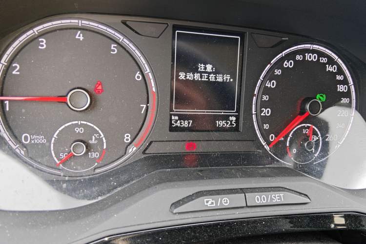Used Jetta VS7 2020 1.4T Automatic Enjoyment Model Odometer Close Up