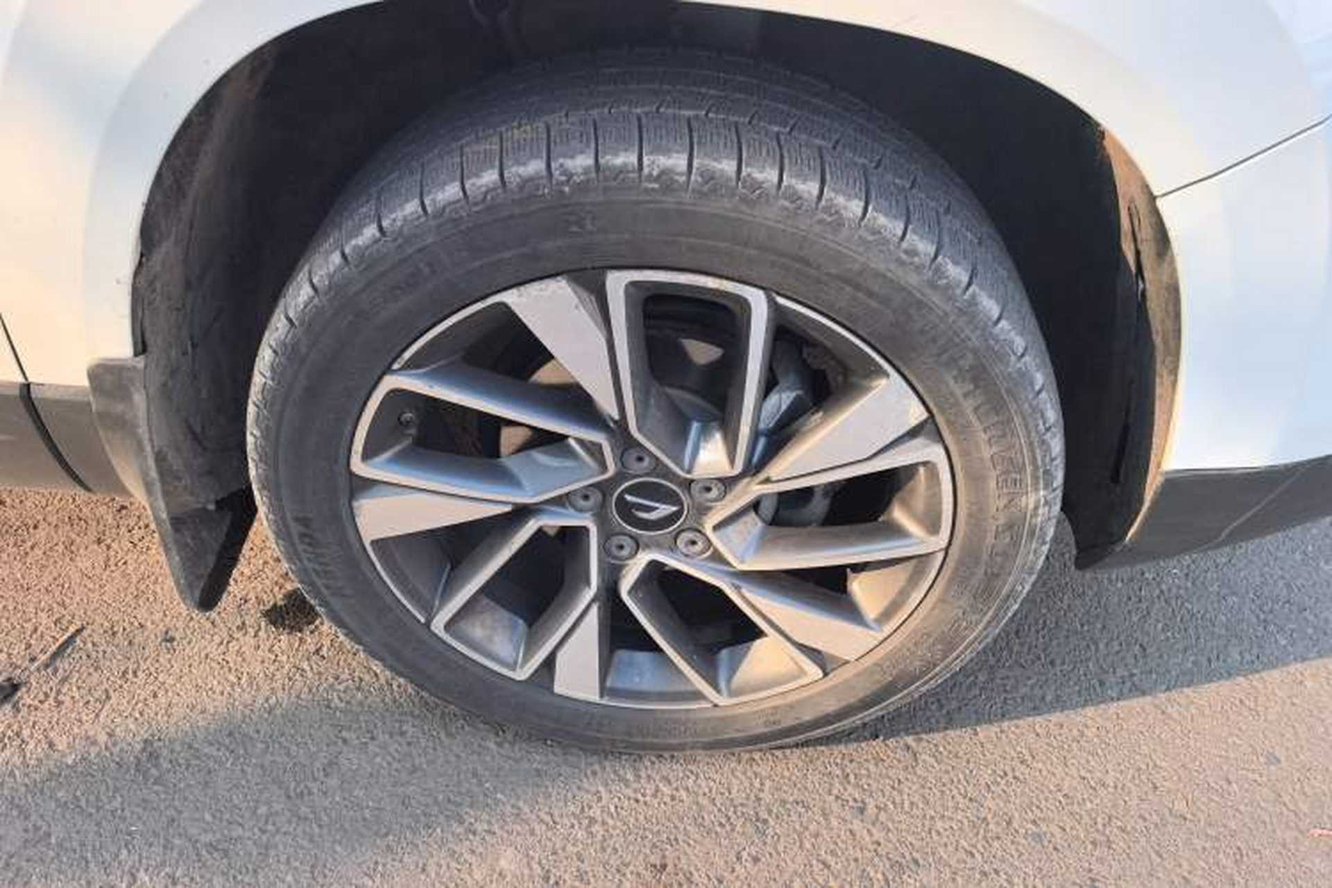 Used Jetta VS7 2020 1.4T Automatic Glory Edition Right Front Wheel Hub