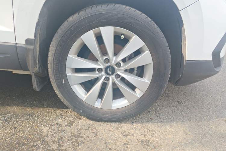 Used Jetta VS7 2020 1.4T Manual Entry-Level Trim Right Front Wheel Hub