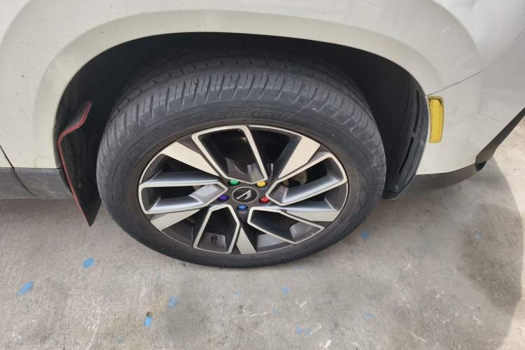 Used Jetta VS7 2020 1.4T Automatic Glory Edition Right Front Wheel Hub