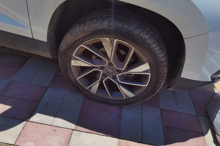 Used Jetta VS7 2020 1.4T Automatic Glory Edition Right Front Wheel Hub