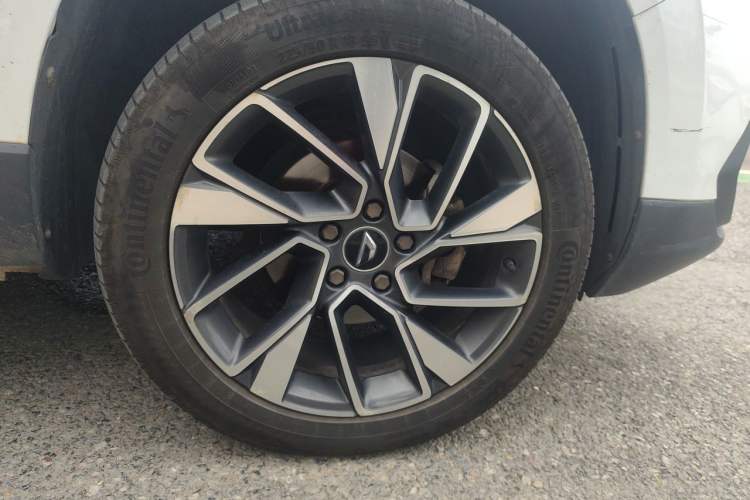 Used Jetta VS7 2020 1.4T Automatic Glory Edition Right Front Wheel Hub
