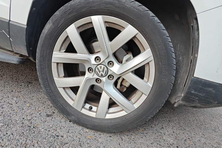 Used Jetta VS7 2020 1.4T Automatic Enjoyment Model Right Front Wheel Hub