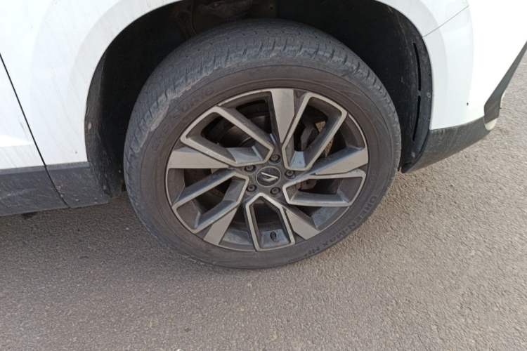 Used Jetta VS7 2020 1.4T Automatic Glory Edition Right Front Wheel Hub