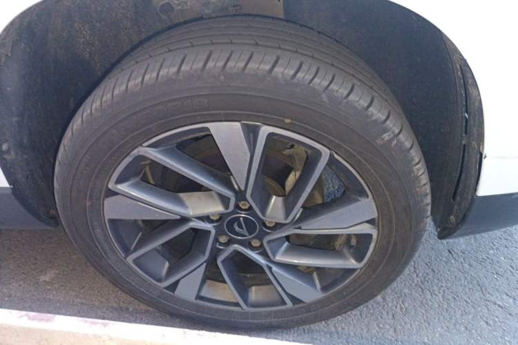 Used Jetta VS7 2020 1.4T Automatic Glory Edition Right Front Wheel Hub