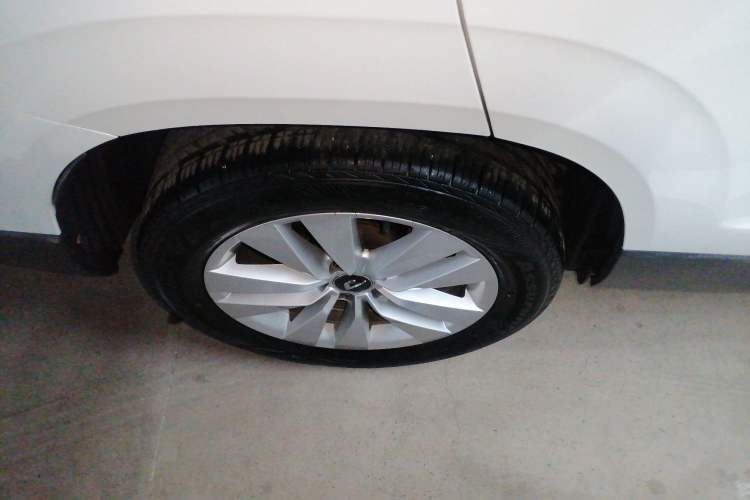 Used Jetta VS7 2020 1.4T Automatic Entry-Level Trim Right Rear Wheel Hub