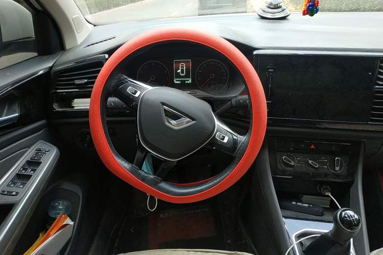 Used Jetta VS7 2020 1.4T Manual Entry-Level Trim Steering Wheel