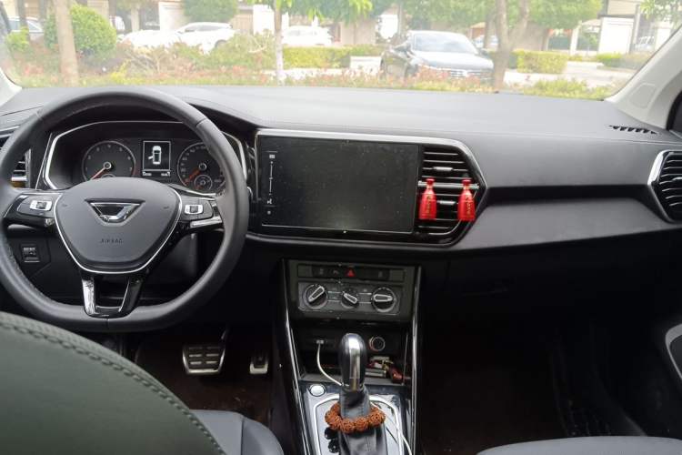 Used Jetta VS7 2021 Black Edition 1.4T Automatic Enjoyment Model Center Console
