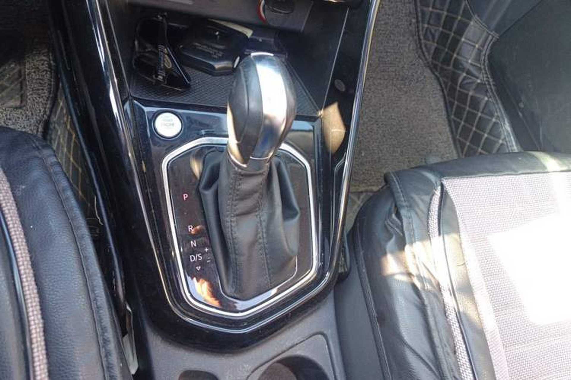 Used Jetta VS7 2021 Black Edition 1.4T Automatic Enjoyment Model Gear Lever