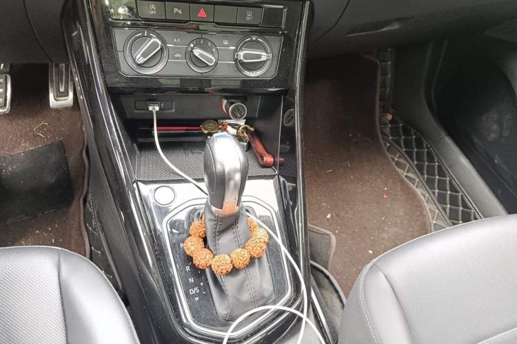 Used Jetta VS7 2021 Black Edition 1.4T Automatic Enjoyment Model Gear Lever