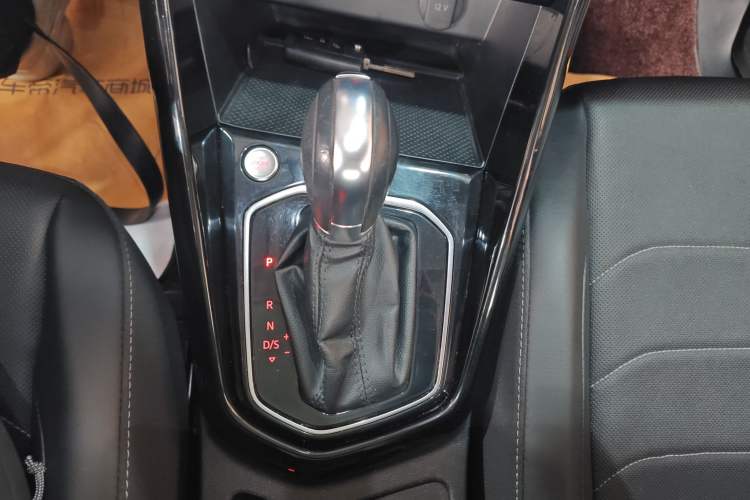 Used Jetta VS7 2021 Black Edition 1.4T Automatic Enjoyment Model Gear Lever