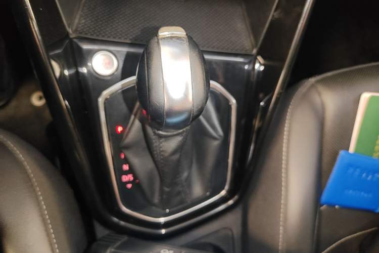 Used Jetta VS7 2021 Black Edition 1.4T Automatic Enjoyment Model Gear Lever